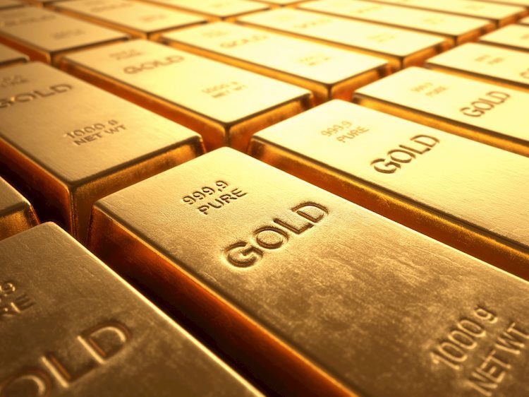 Gold records all-time high, surpasses $2,600